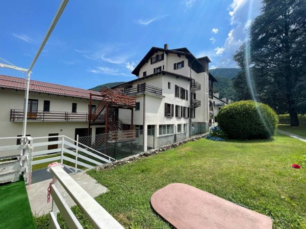 intera palazzina in vendita a Malesco in zona Zornasco
