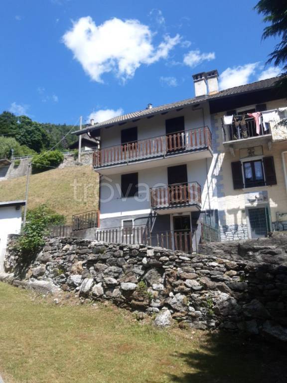 casa indipendente in vendita a Malesco in zona Zornasco