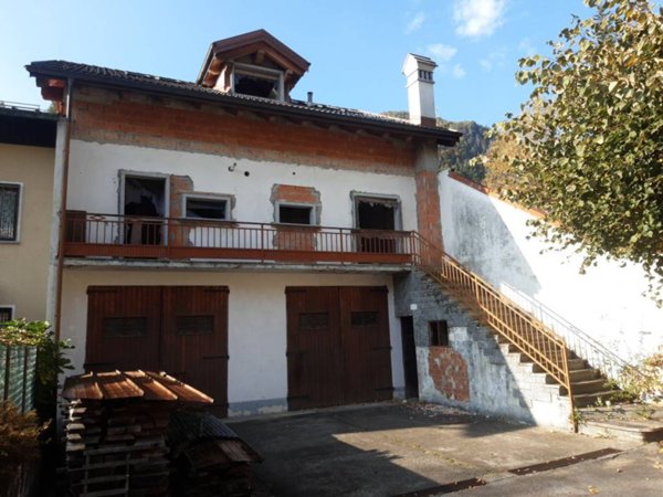 casa indipendente in vendita a Malesco in zona Zornasco