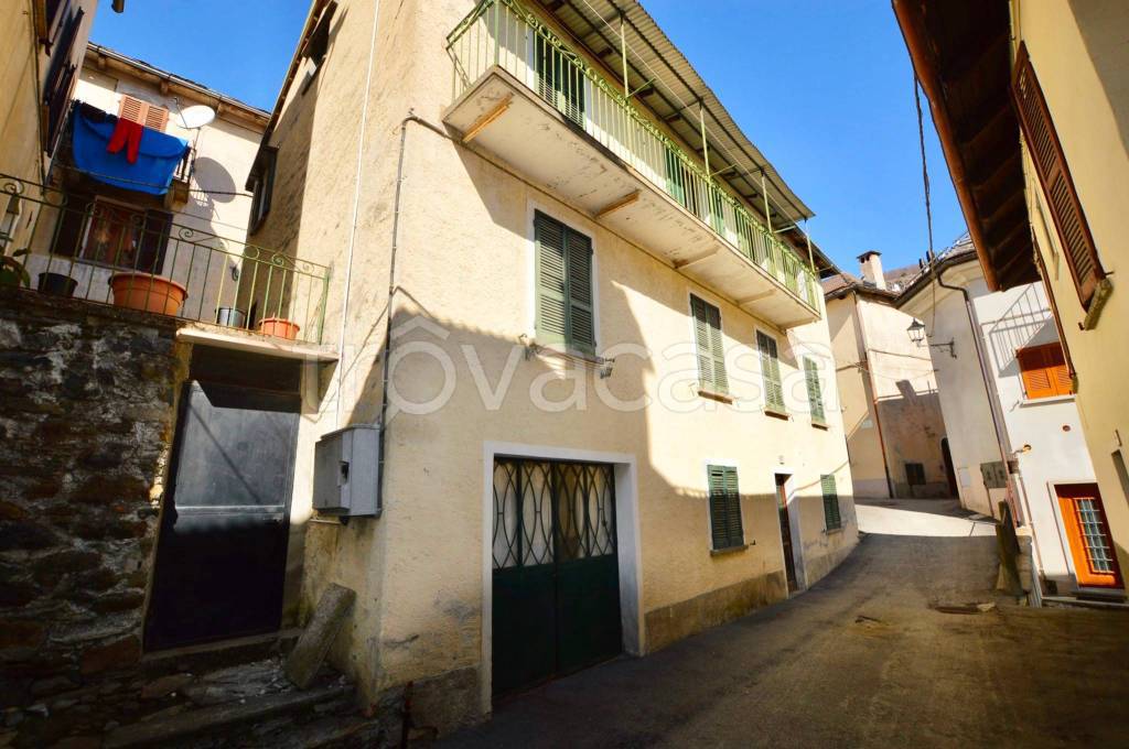 casa indipendente in vendita a Malesco in zona Finero