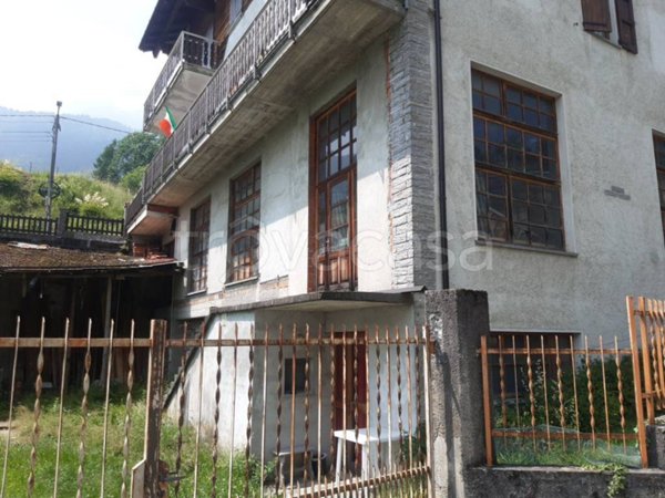 locale commerciale in vendita a Malesco