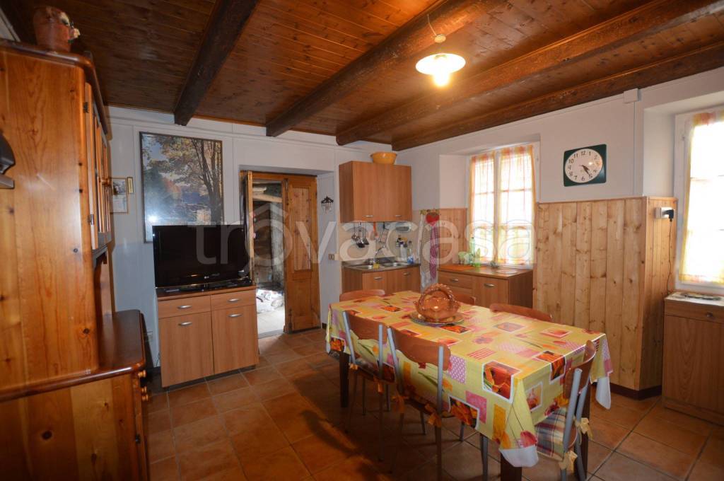 casa indipendente in vendita a Malesco in zona Finero