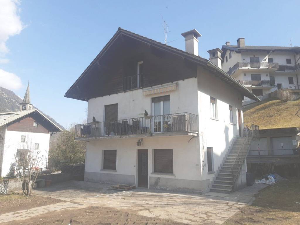 casa indipendente in vendita a Malesco in zona Zornasco