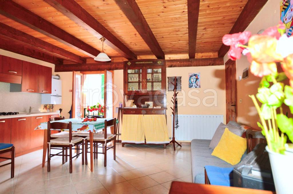 casa indipendente in vendita a Malesco in zona Finero