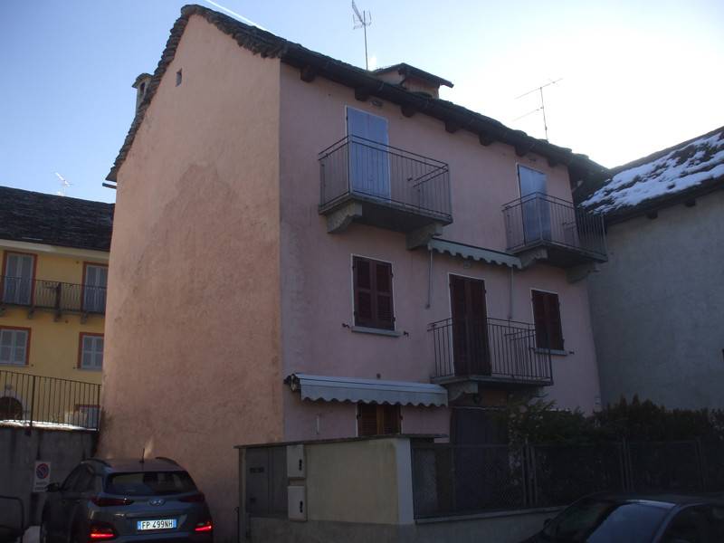 appartamento in vendita a Malesco in zona Zornasco