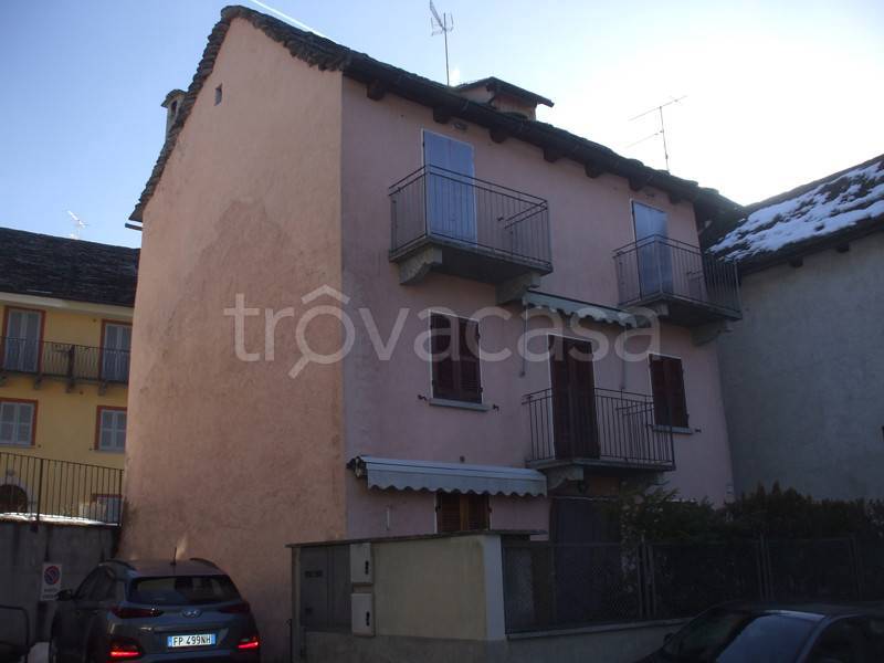 appartamento in vendita a Malesco in zona Zornasco
