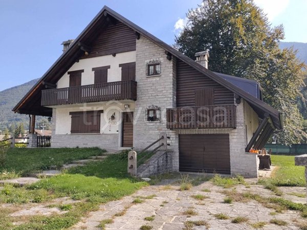 casa indipendente in vendita a Malesco in zona Zornasco