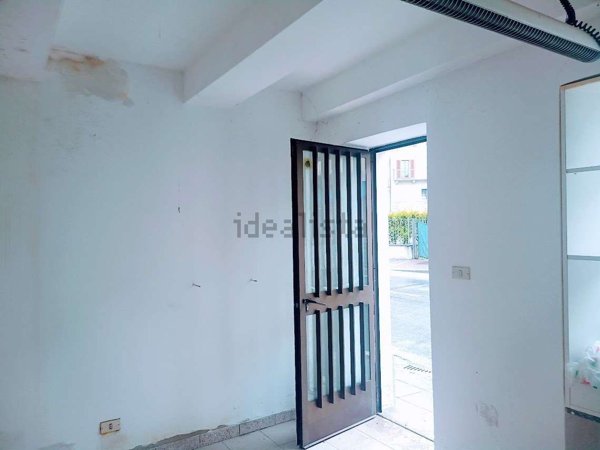 negozio in vendita a Masera