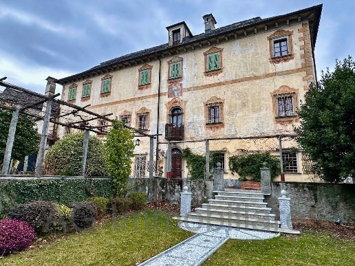 casa indipendente in vendita a Masera