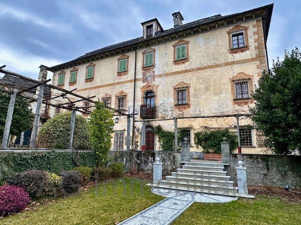 casa indipendente in vendita a Masera