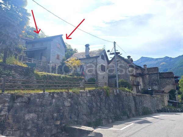 casa indipendente in vendita a Masera in zona Ranco