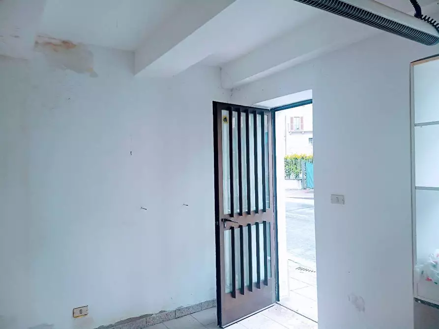 negozio in vendita a Masera