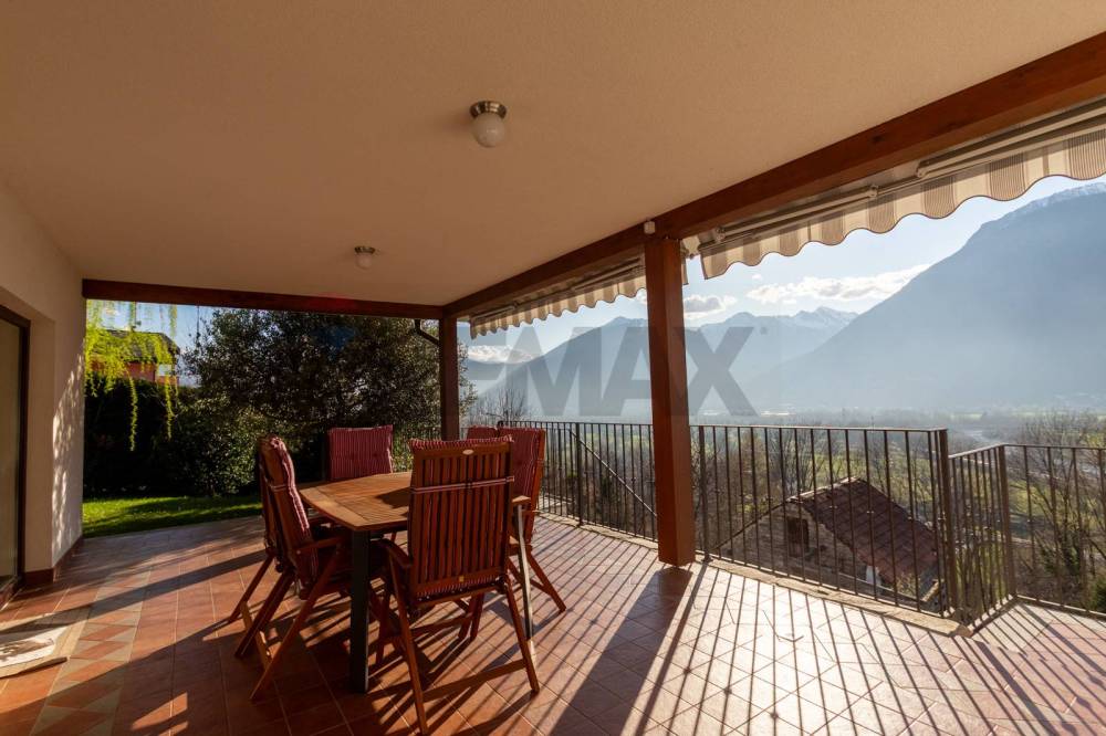 casa indipendente in vendita a Masera in zona Cresta