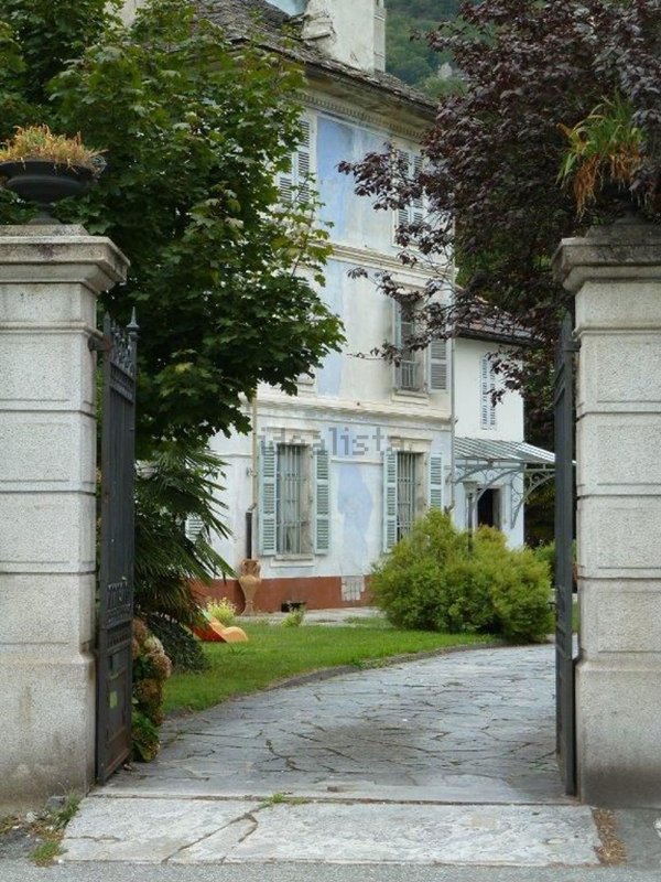 casa indipendente in vendita a Masera