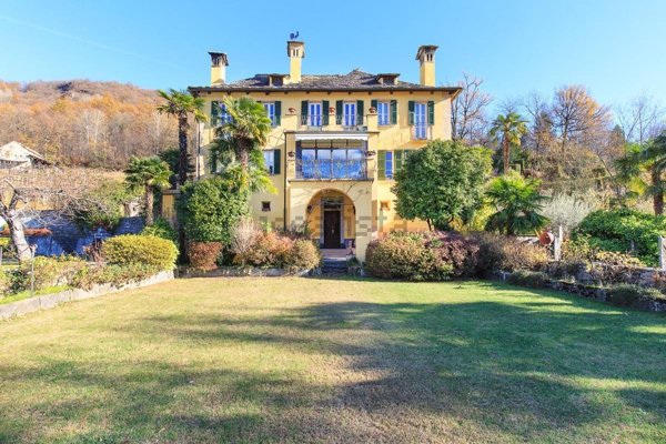 casa indipendente in vendita a Masera