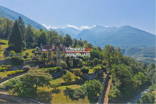 casa indipendente in vendita a Masera