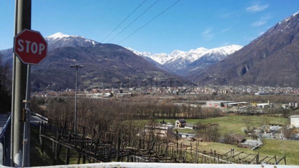 casa indipendente in vendita a Masera in zona Veriago