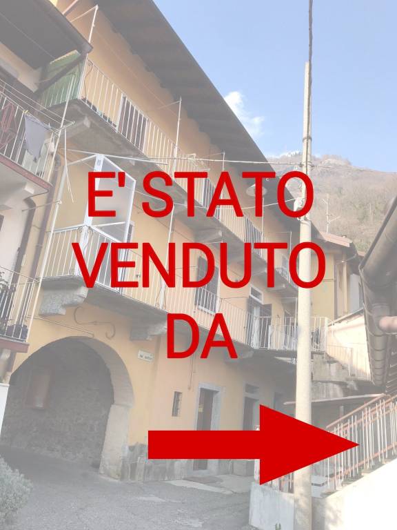 casa indipendente in vendita a Mergozzo in zona Candoglia