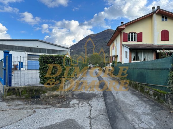 casa indipendente in vendita a Mergozzo in zona Campone