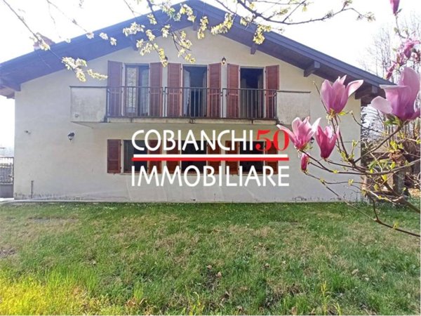 casa indipendente in vendita a Mergozzo in zona Nibbio