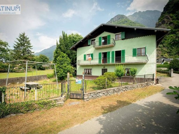 casa indipendente in vendita a Mergozzo in zona Nibbio