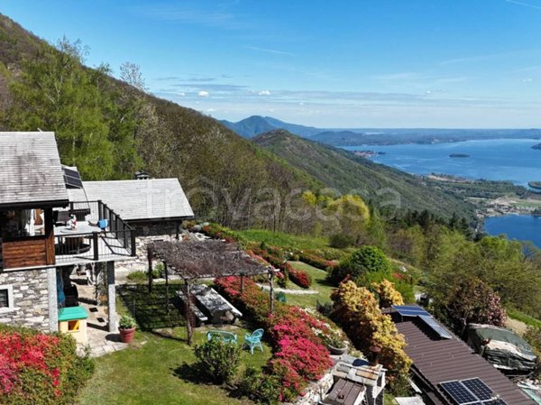 casa indipendente in vendita a Mergozzo