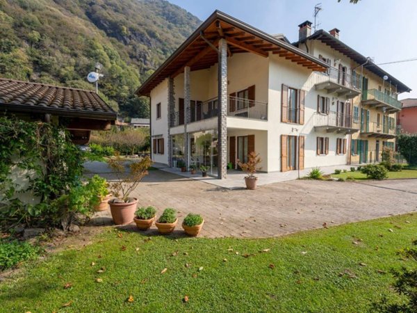 casa indipendente in vendita a Mergozzo in zona Albo