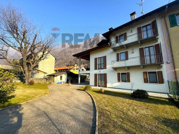 casa indipendente in vendita a Mergozzo in zona Albo