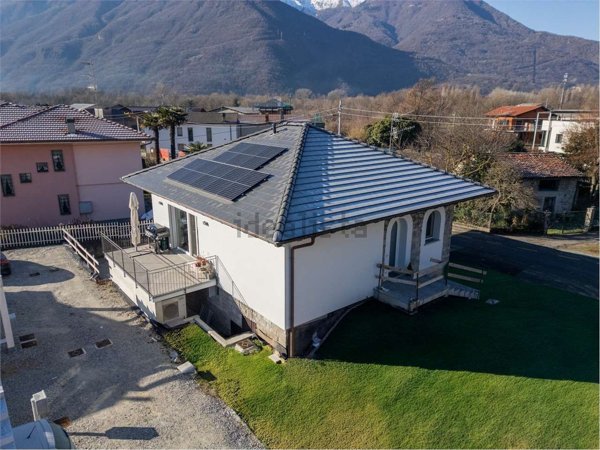casa indipendente in vendita a Mergozzo