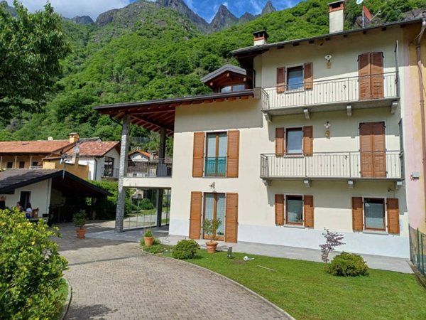 casa indipendente in vendita a Mergozzo in zona Albo