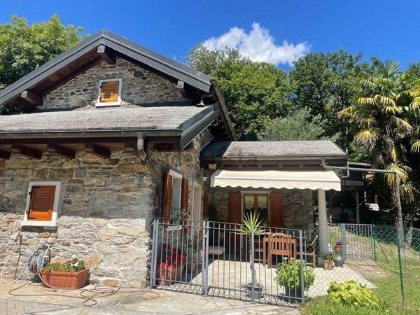 casa indipendente in vendita a Mergozzo