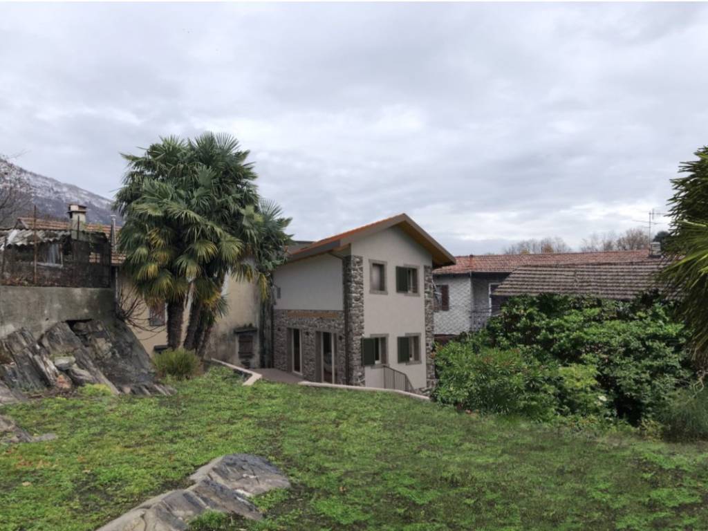 casa indipendente in vendita a Mergozzo
