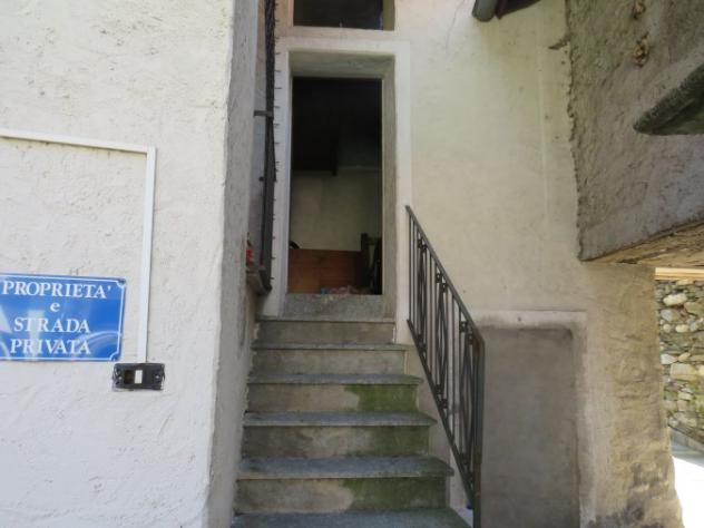 casa indipendente in vendita a Mergozzo in zona Candoglia