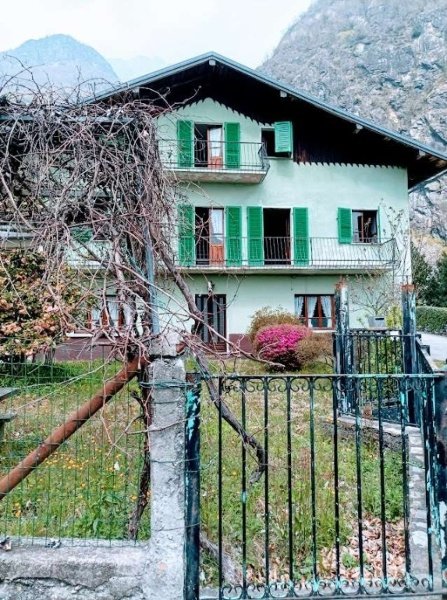 casa indipendente in vendita a Mergozzo in zona Nibbio