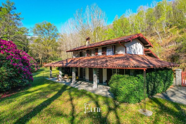 casa indipendente in vendita a Mergozzo in zona Bracchio