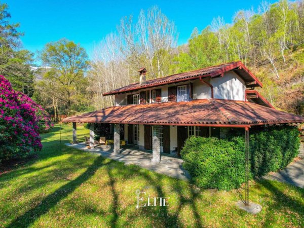 casa indipendente in vendita a Mergozzo in zona Bracchio