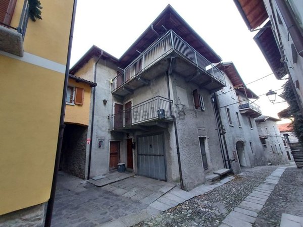 casa indipendente in vendita a Mergozzo in zona Montorfano