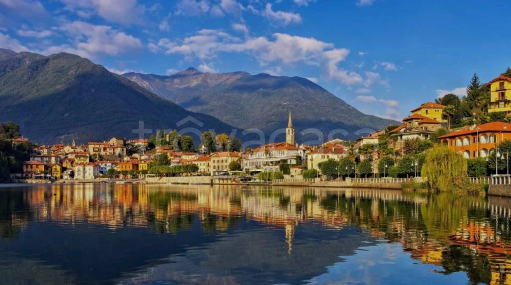 negozio in vendita a Mergozzo in zona Montorfano