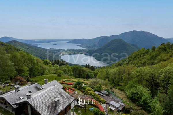 casa indipendente in vendita a Mergozzo in zona Bracchio