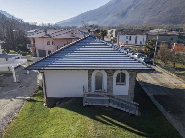 casa indipendente in vendita a Mergozzo