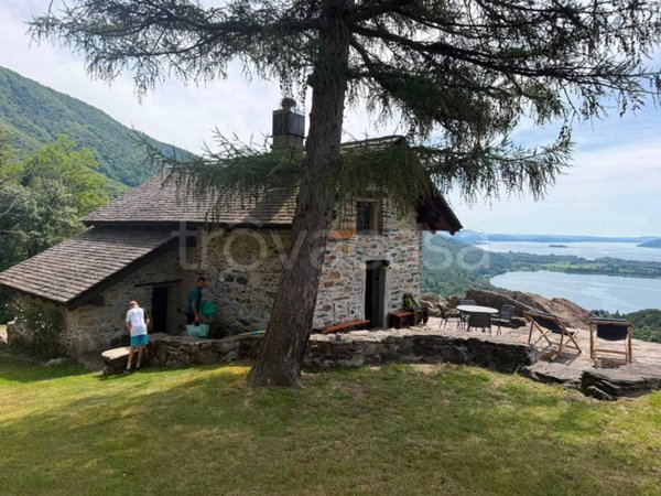 appartamento in vendita a Mergozzo in zona Bracchio