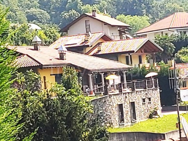 casa indipendente in vendita a Mergozzo