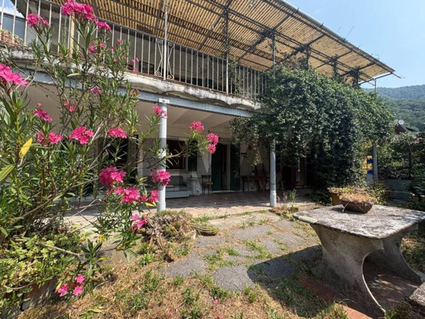 casa indipendente in vendita a Mergozzo in zona Bracchio