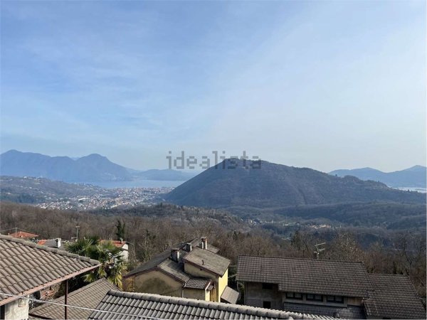 casa indipendente in vendita a Miazzina