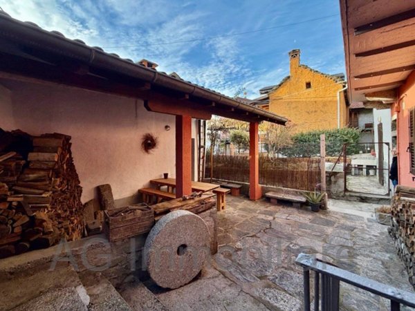 casa indipendente in vendita a Miazzina