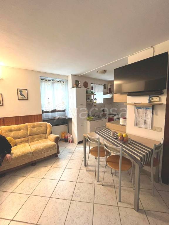 casa indipendente in vendita a Miazzina