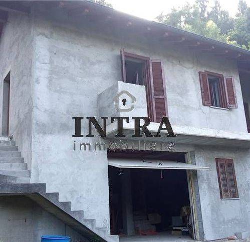 casa indipendente in vendita a Miazzina