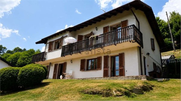 casa indipendente in vendita a Miazzina