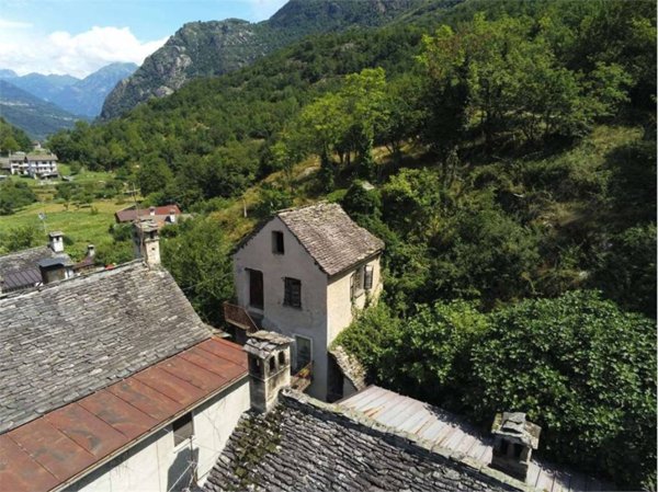 casa indipendente in vendita a Montecrestese