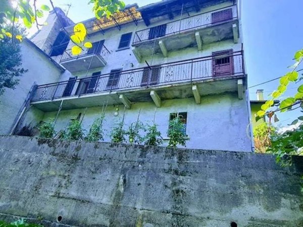 casa indipendente in vendita a Montecrestese